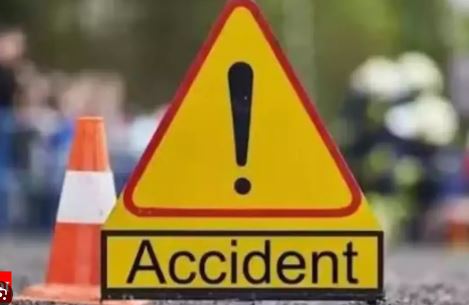 'पुंछ में सड़क दुर्घटना में सेना के चार जवान घायल | '